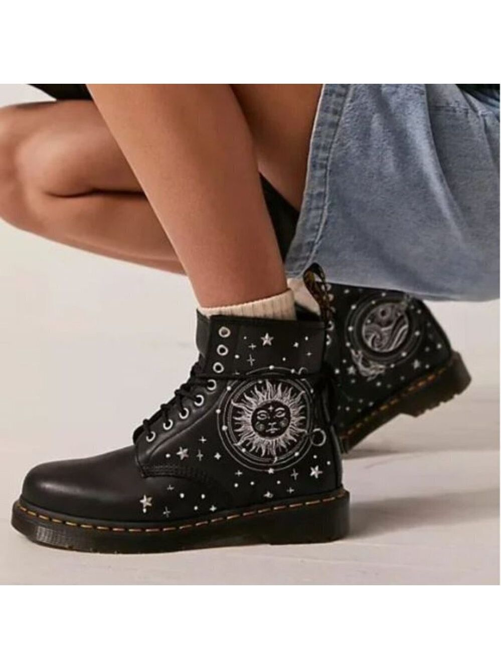 ISO Dr. Martens 1460 Cosmic Celestial Embroidered Leather Boots Sz 8 WANT TO BUY